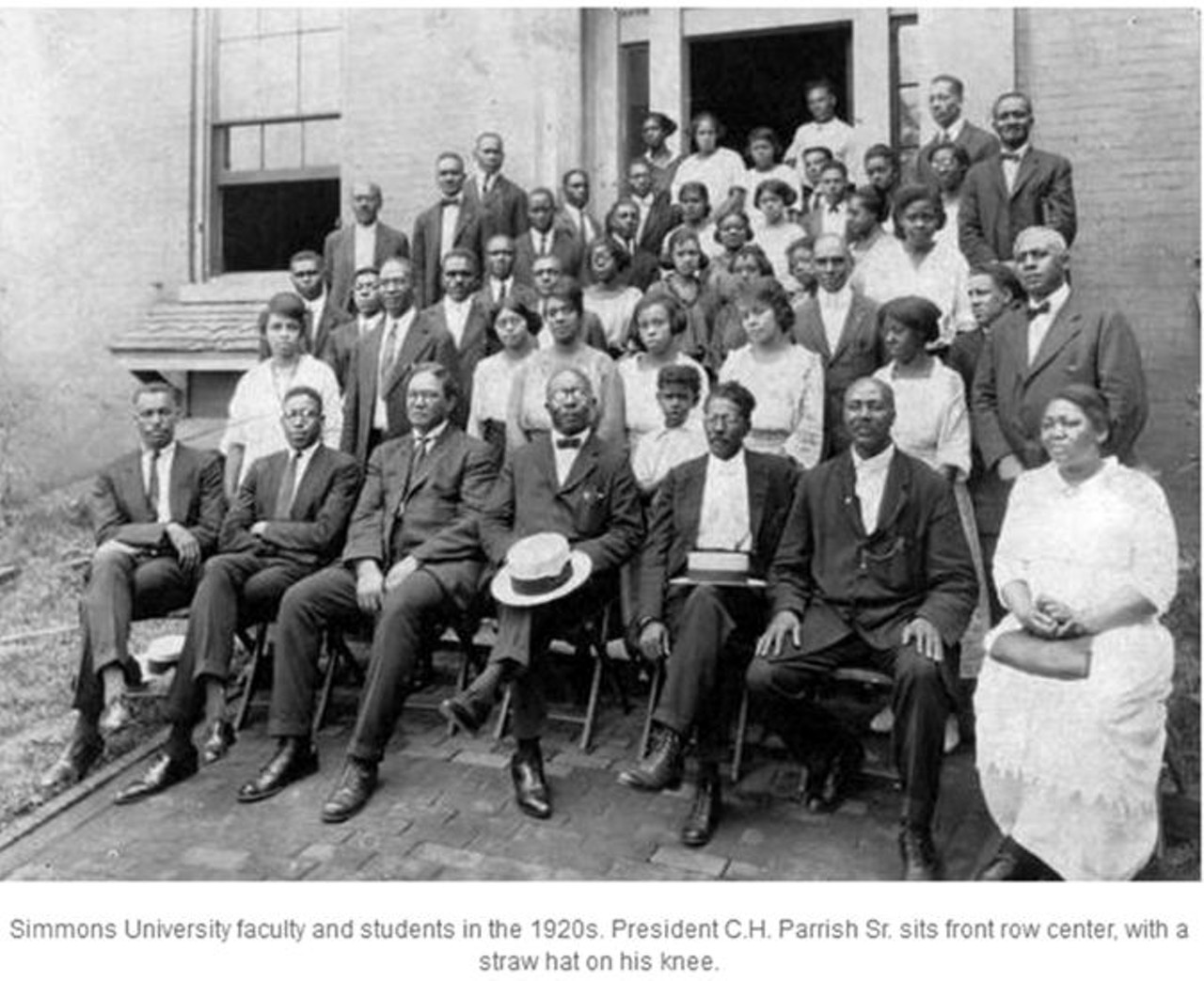 1920s - Simmons University faculty and students. University of Louisville Photographic Archives