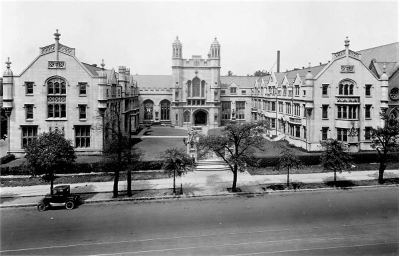 1921 - Presbyterian Theological Seminary, 109 E. Broadway. Now Jefferson Community College. University of Louisville Photographic Archives