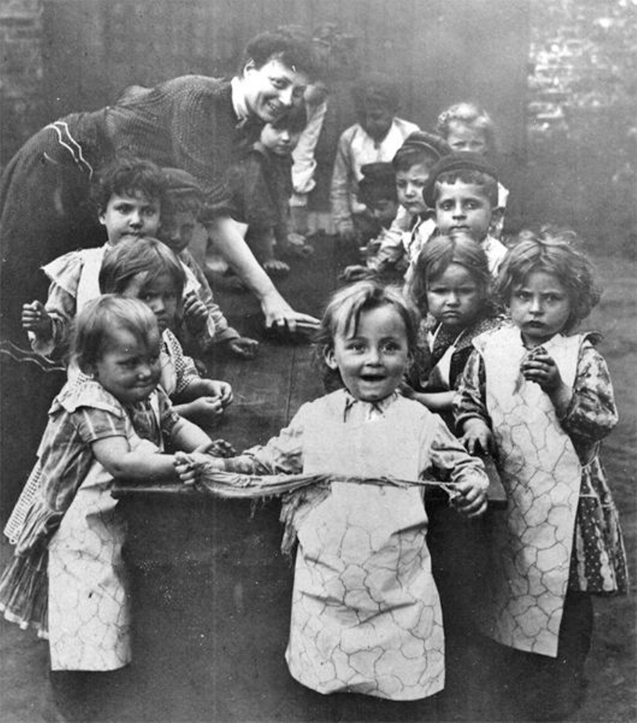 1902 &#150; Louisville&#146;s first kindergarten, Neighborhood House, in partnership with the National Council of Jewish Women. University of Louisville Photographic Archives