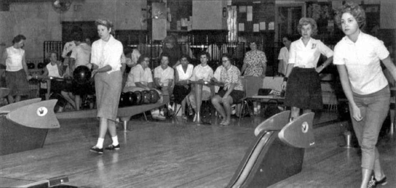 1960 Vernon Lanes - 1575 Story Avenue. University of Louisville Photographic Archives