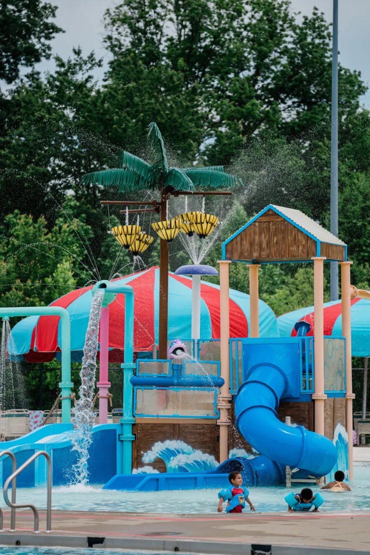 Jeffersonville Aquatic Center
2107 Middle Rd 
Jeffersonville Aquatic Center offers swim lessons, a swim team and lap swimming alongside their pool. The daily rate for Jeffersonville residents is $8, for Indiana residents it&#146;s $12, and for out of state residents it is $15. Season passes are available.