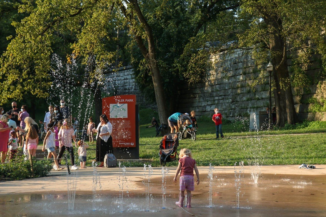 Tyler Park
1502 Castlewood Ave  
Another public splashpark located near the Highlands.