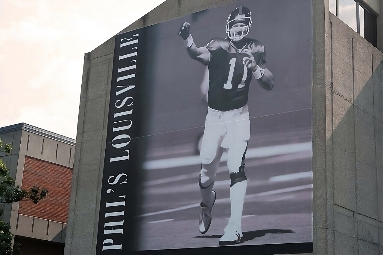 Southern: Phil Simms
Phil Simms, born in Springfield, Kentucky, is a highly regarded figure in the world of American football and is known for his impressive achievements. He made a significant mark as an NFL Quarterback, leading his team to two Super Bowl victories. His exceptional skills and leadership on the field have earned him accolades and a lasting reputation in sports history. Following his retirement from professional playing, Phil seamlessly transitioned into broadcasting and has become a familiar voice as an announcer on NFL Today.