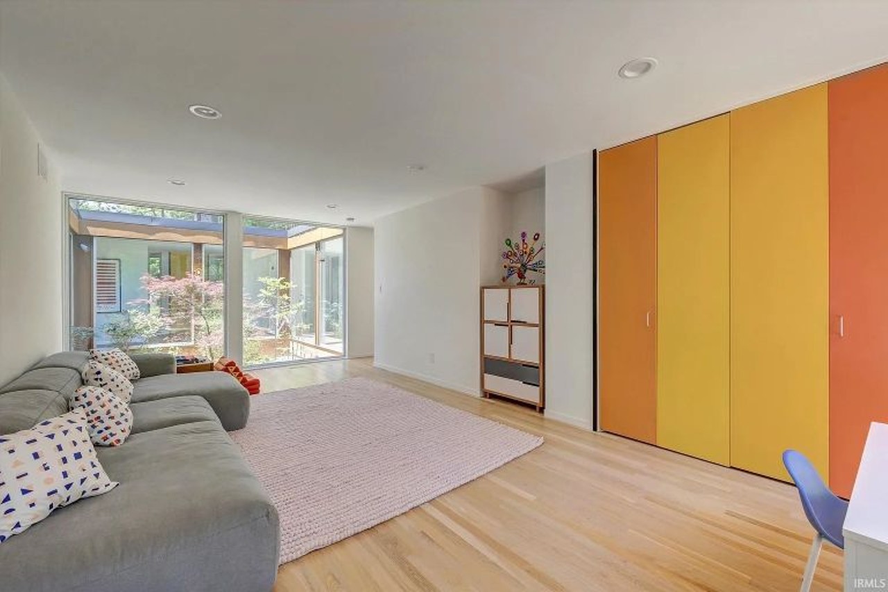 This Mid-Century Modern Home In Bloomington Was Designed By Earl R. Flansburgh And Offers Charm And Style